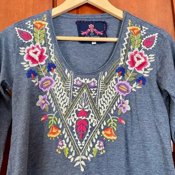 Johnny Was Top Embroidered Floral Three Quarter Sleeve Shirt Blue Size XS - Picture 2 of 8